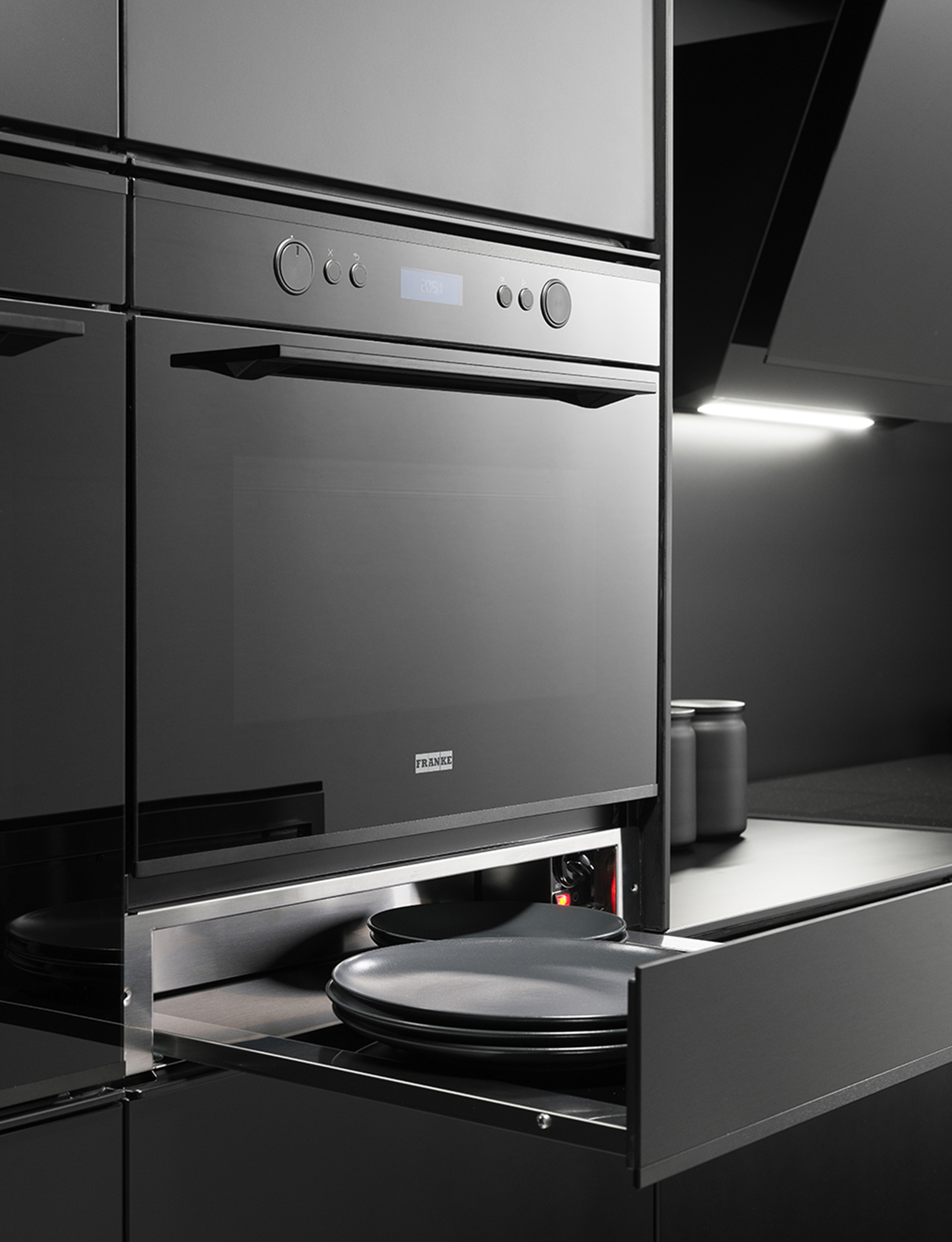 Foto Zwart tot in de details: één stijl voor de hele keuken FotoZwart tot in de details: één stijl voor de hele keuken